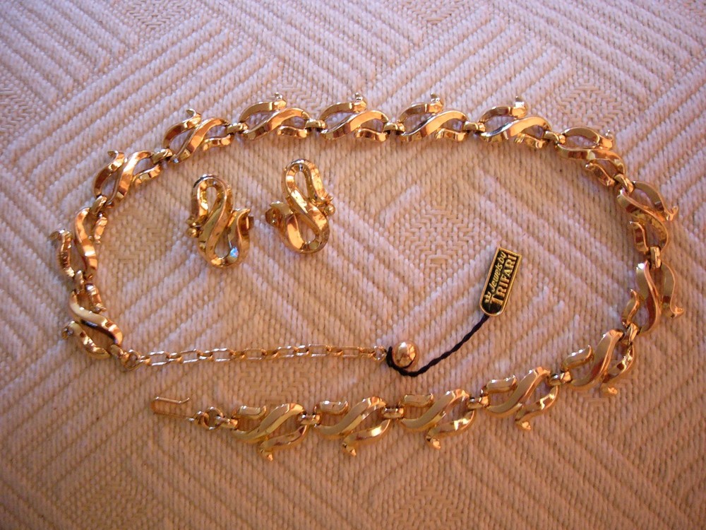 Rare Crown TRIFARI Alfred Philippe PAT PEND Choker Necklace & Earring Set UNUSED