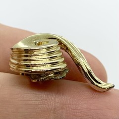 VTG EARRINGS KRAMER MODERNIST SWIRL THICK SHINY GOLD TONE HUGGIE CLIMBER CLIP