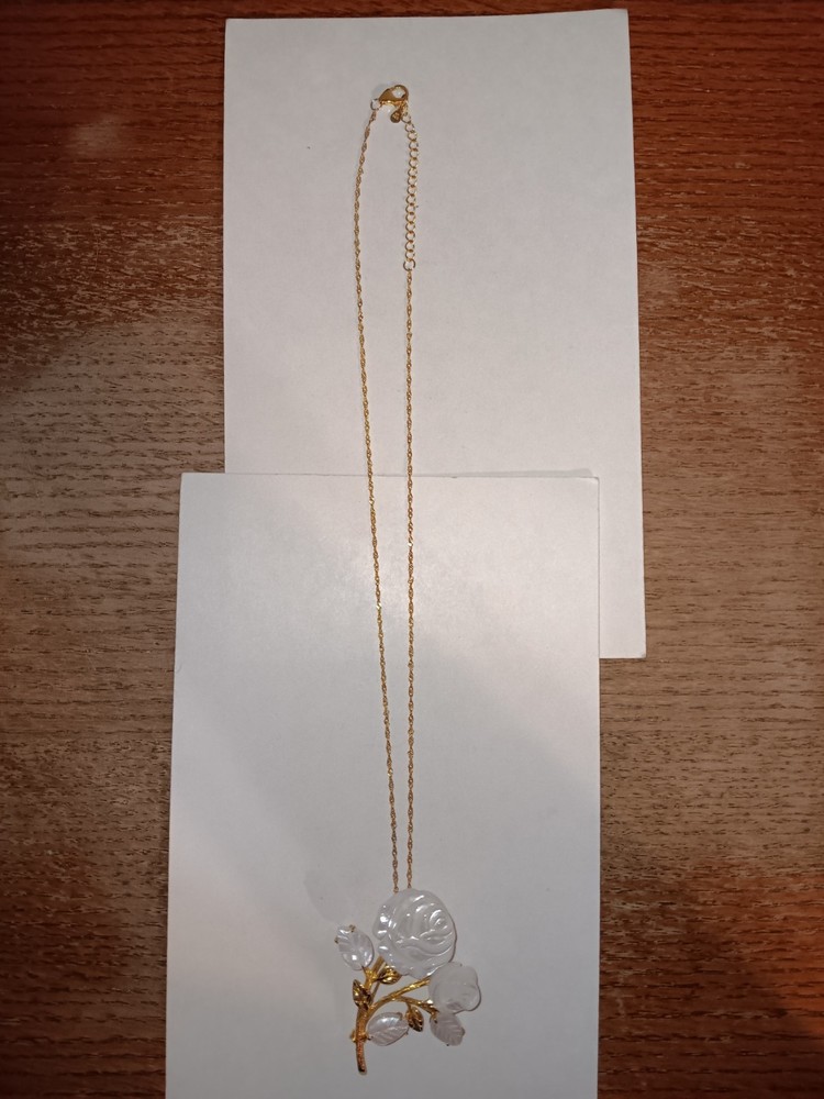 DK 925 Gold-Tone And White Flower Necklace/Brooch