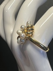 Seta Gold tone cultured freshwater white pearl cluster clear accents ring sz 9