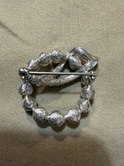Vintage Marvella Silvertone Faux Pearl And Rhinestone Brooch – Marked