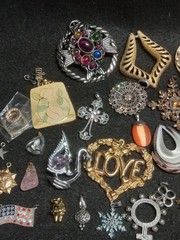 Costume Jewlery Necklace Pendant Lot