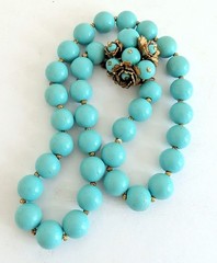 Beautiful Vintage Turquoise Blue Beaded Necklace w/ Ornate Cluster Clasp