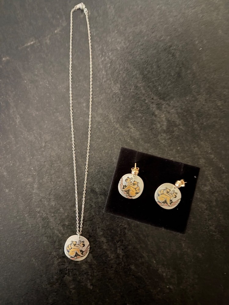 Reed and Barton vintage Damascene necklace and earring set. Excellent condition