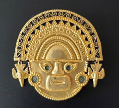 VINTAGE 18KT GOLD PLATED ENAMELED PERUVIAN INCA WARRIOR IMAGE PENDANT BROOCH