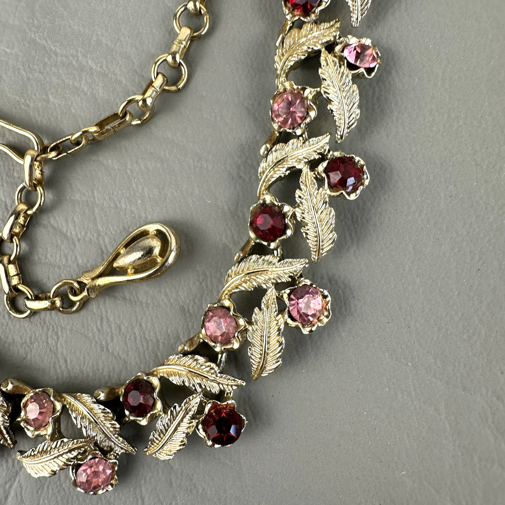 Vintage Coro Necklace Red Pink Rhinestone Leaf Gold Tone Choker Adjustable 15″