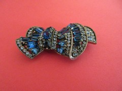 vintage signed HOLLYCRAFT 1955 BLUE RHINESTONE BOW BROOCH PIN baguettes