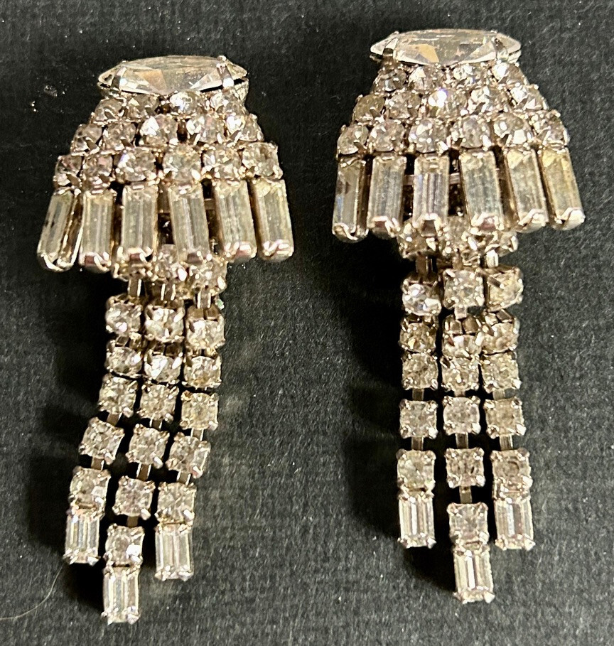 Vintage Clear Rhinestone Dangle Drop Clip-On Earrings Statement 2.25″