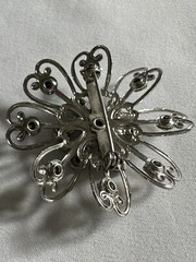 Vintage Stunning Aurora Crystal Glass flower Brooch Silver Tone B20