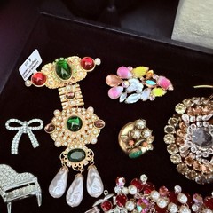 ESTATE MIRIAM HASKELL, SCHREINER, JULIANA D&E CROWN TRIFARI KRAMER & MORE-25 PCS