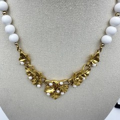 Vtg Grape Leaf Vine Necklace Brushed Matt Gold Plated Signed