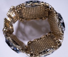 Vintage Ornate Link Bracelet Gold Tone Iridescent Hex Resin 5.25″ Art Deco