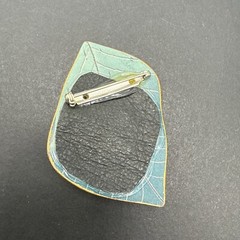 Artisan Pin Brooch Ceramic Wire Leaf J103