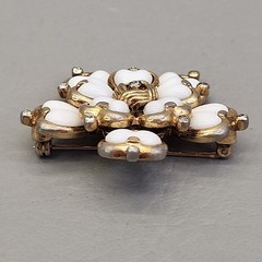 Vintage Mazer Bros Flower Brooch White Glass Molded Gold Tone 1 5/8″