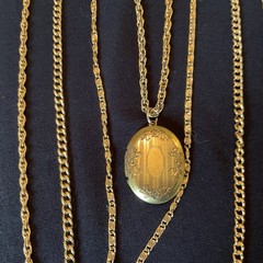 VTG 1960/70’s Goldette 4 Strand Amber Pendant w/Etched Locket Necklace Goldtone