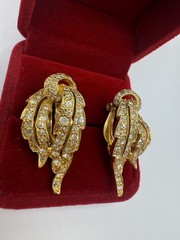 Vintage Rare Signed JOMAZ Gold Plated Diamond Rhinestone Clip Earrings LEAF des