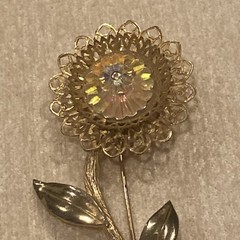VTG Filigree Flower Brooch Pin w Clear AB Margarita Rivoli Crystal Gold Tone 4”