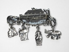Vintage Silver Tone Noah’s Ark Animal Dangle Drop Animals Brooch Pin 2.75″