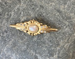 Vintage-Gold Tone Rhinestone & Faux Pearl Brooch/Pin