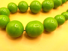 Beautiful Boho Chic vintage Green lucite plastic beads chunky necklace