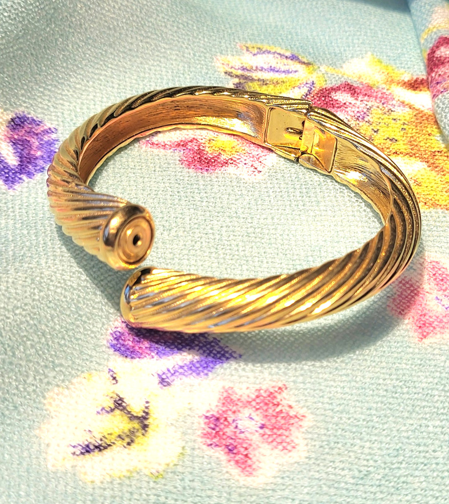 90s Joan Rivers Classic Interchangeable Cap Gold Tone TwistedRope Clamp Bracelet