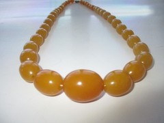 vintage Butterscotch BAKELITE Catalin 110 grams Necklace extra long 29″ TESTED