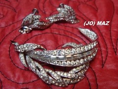 Vintage JOMAZ Rhinestone Rhodium Plated Brooch & Earrings