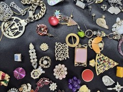 Vintage Broken Jewelry Lot Rhinestone Craft Wear Repair Harvest 1lb 15oz