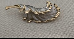 Vintage Kramer NY Gold Silver Tone Leaf Brooch Pin Textured Designer Signed