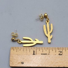 Vintage Saguaro Cactus Pierced Earrings Gold tone Dangle 1.25 in