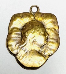 RARE ANTIQUE ART NOUVEAU LADY & 4 LEAF CLOVER GOOD LUCK PENDANT POLISHED GILT