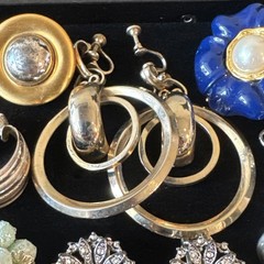 HUGE LOT Of Pairs VINTAGE CLIP ON AND SCREWBACK EARRINGS Rhinestones
