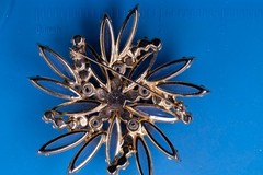 Starburst Brooch Pin Gold Tone 2.5″ Diameter Blue Navette Rhinestone Vintage