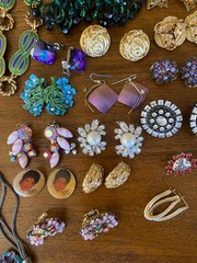 Jewelry Repair Lot 50+ Very Nice Many Signed Missing Rhinestones Resell Harvest
