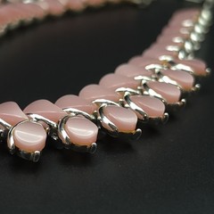 Vintage Kramer Pink Moonglow Thermoset Lucite Necklace Clip Earrings Demi Parure