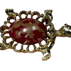 Gerry’s Turtle Brooch Gold Tone Red Lucite Cabochon Tortoise Vintage Pin