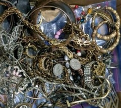 3 Pounds Jewelry Costume Vintage Mix LBS necklaces bracelets pins rings etc lbs