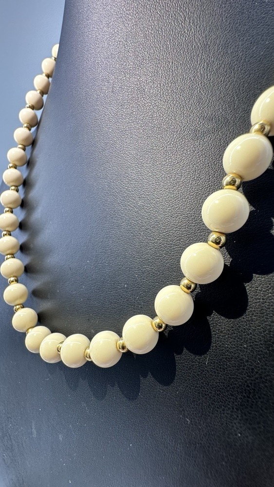 Vintage Crown TRIFARI Cream Color Beads W/ Trifarium Gold Tone Spacers Necklace