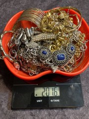 2 LB Nice Wearable Gold Tone & Silver Tone Jewelry Lot Some Tangling UNTESTED