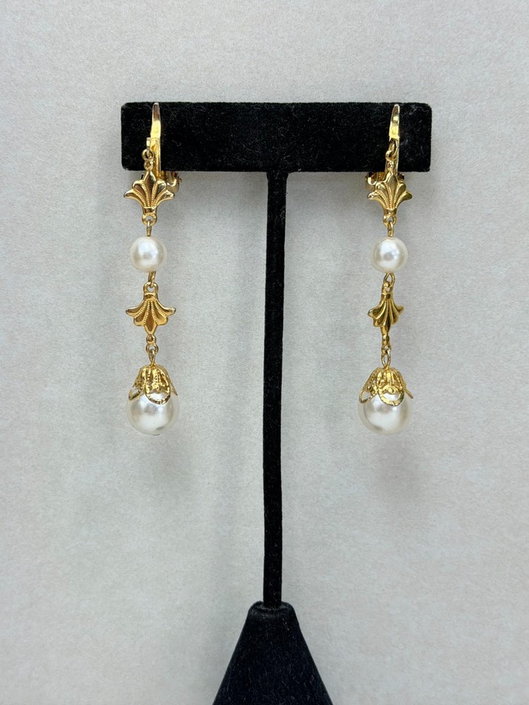 Vintage Faux Pearl Drop Clip On Earrings Gold Tone Dangle Elegant