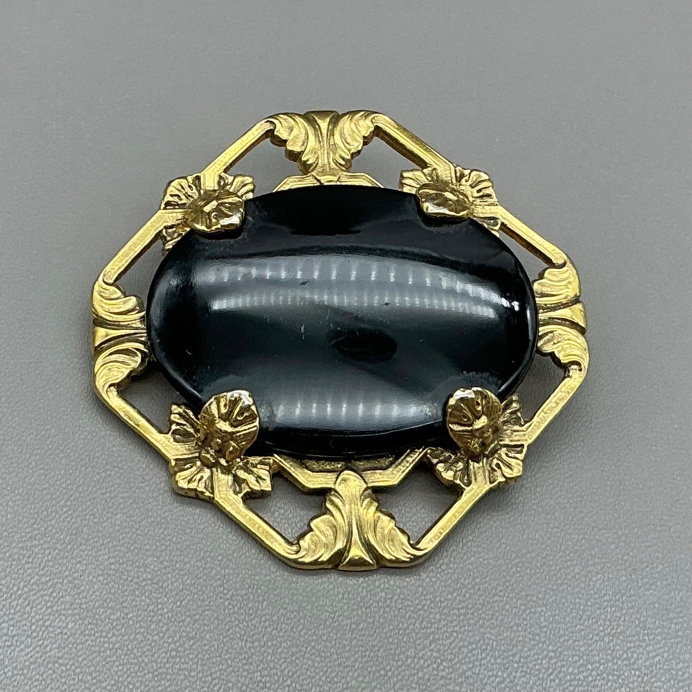 Vintage Brooch Womens Black Gold Tone Oval Faux Onyx Victorian Style 1.75 In