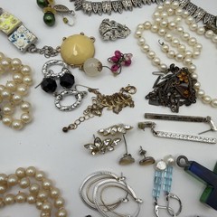 Mixed Vintage To Modern Lot Of Costume Jewelry Variety Of Pieces #1