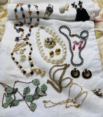 Vintage Jewelry Lot Brooch Earrings Necklaces 17 Pcs