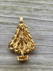 Christmas Pins/Brooches Vintage Unbranded Lot Of 4 – 3 Christmas Trees & A Bell