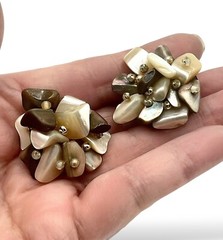 ABALONE MOP SHELL PEARL Cluster Earrings Clip Ons MCM 50s Chic Estate Japan EUC