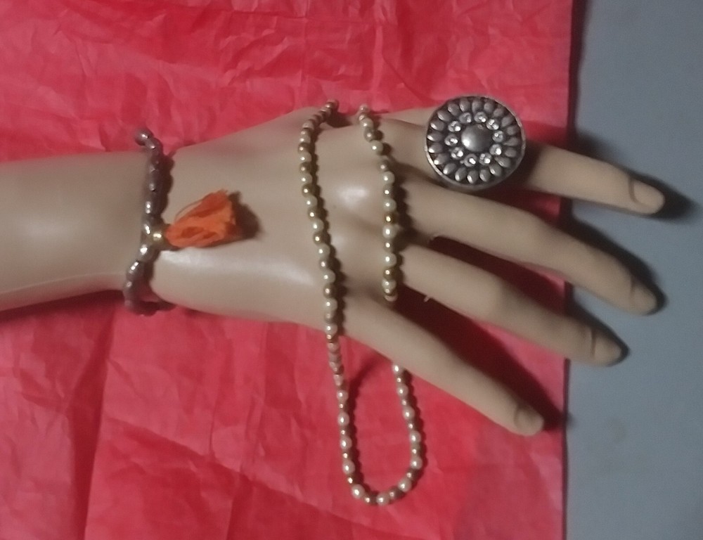 Silver Toned Vintage Jewelry Lot 1 Size Fits All Chunky Ring Necklace & Bracelet