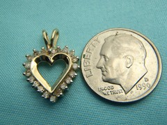 ESTATE 14kt Yellow Gold .25 CT Diamond Fancy Heart Pendant 1.3 Grams Lot 2556