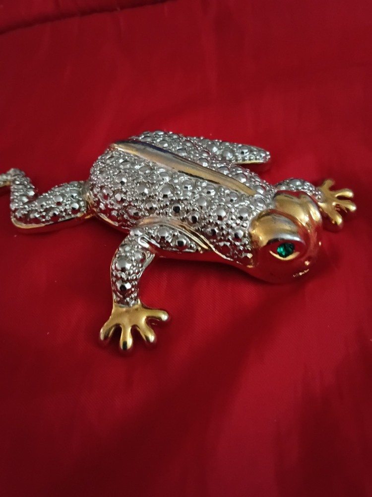 Vintage Large Gold Toned Green Eyed Frog Toad Brooch Pin 4-1/2″ Amphibia Jewelry