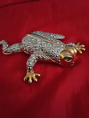 Vintage Large Gold Toned Green Eyed Frog Toad Brooch Pin 4-1/2″ Amphibia Jewelry
