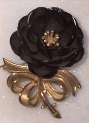 Crown Trifari Black Rose Brooch/enamel vintage jewelry used collectible 4.5cm